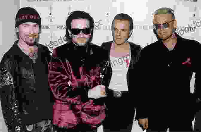 U2 During The Zooropa Era, Playing Guitars U2 18 Singles Songbook (Guitar Recorded Versions)